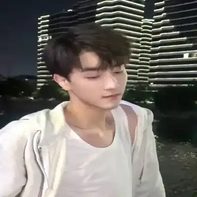 贺华航